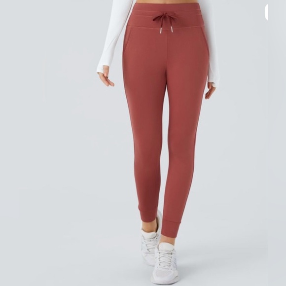 Halara Women's Terracotta Jogger Pants NWT - Picture 2 of 8